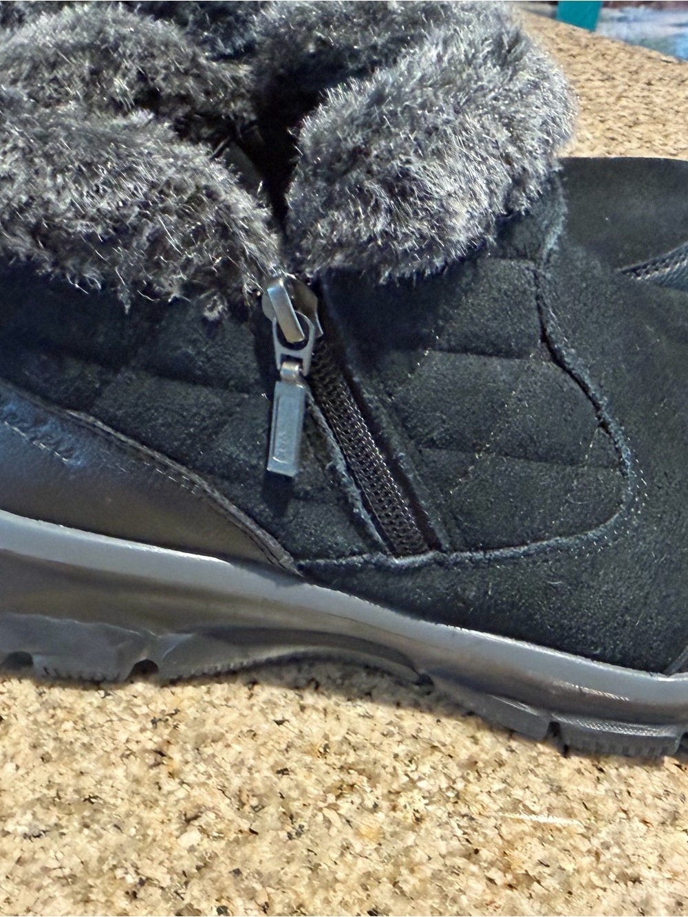 Skechers Relaxed Fit Memory Foam Black Quilted Boots with Faux-Fur and Zippers